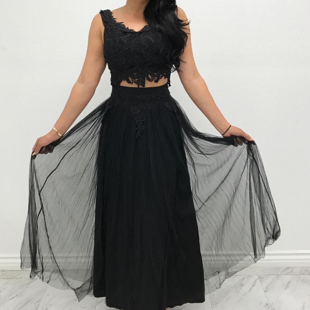 Black lace and tulle long skirt set - Picture 2 of 5